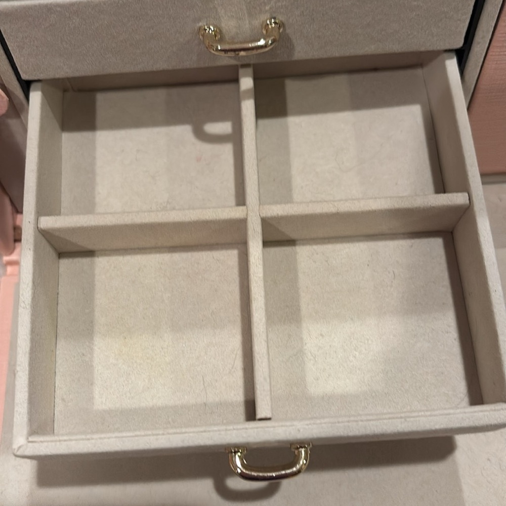 Pink Jewelry Box Expandable with Organizers NWOT - Picture 12 of 16